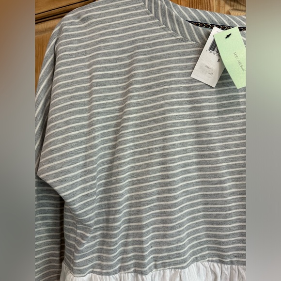 Flowy top NWT - Picture 6 of 6